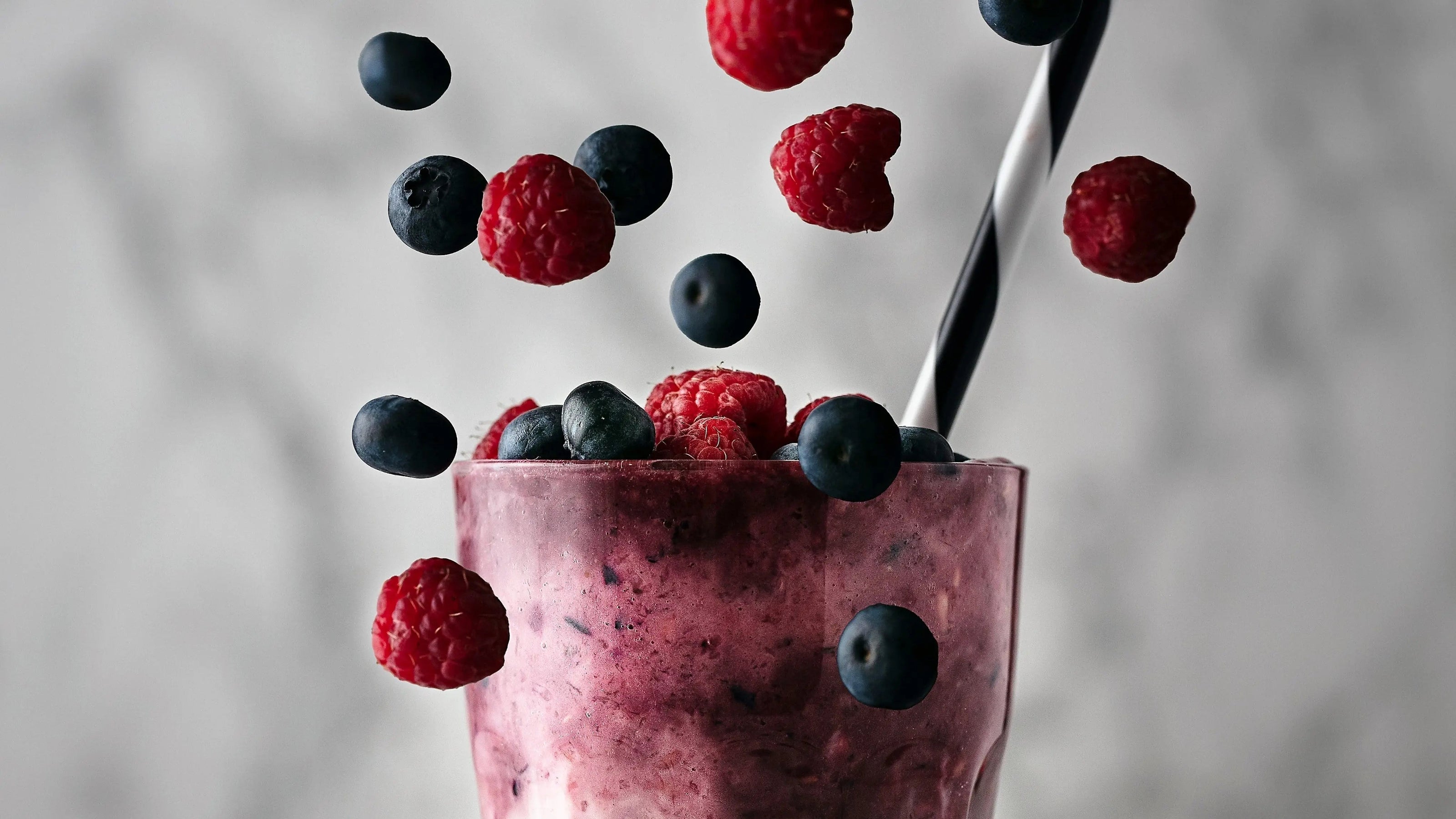 Manuka Honey, Blueberry & Raspberry Smoothie
