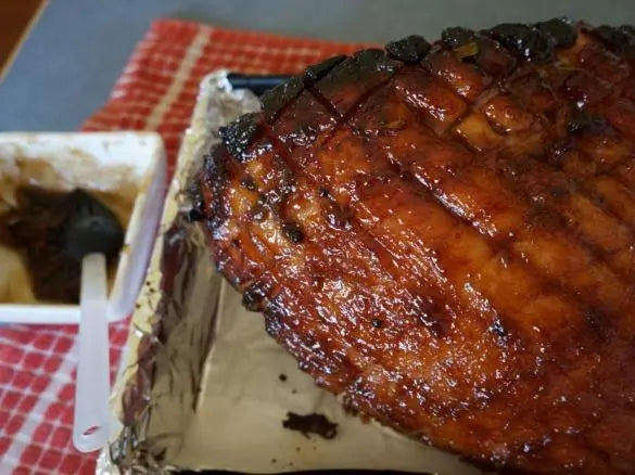 Weihnachtsschinken mit Honig und Marmelade